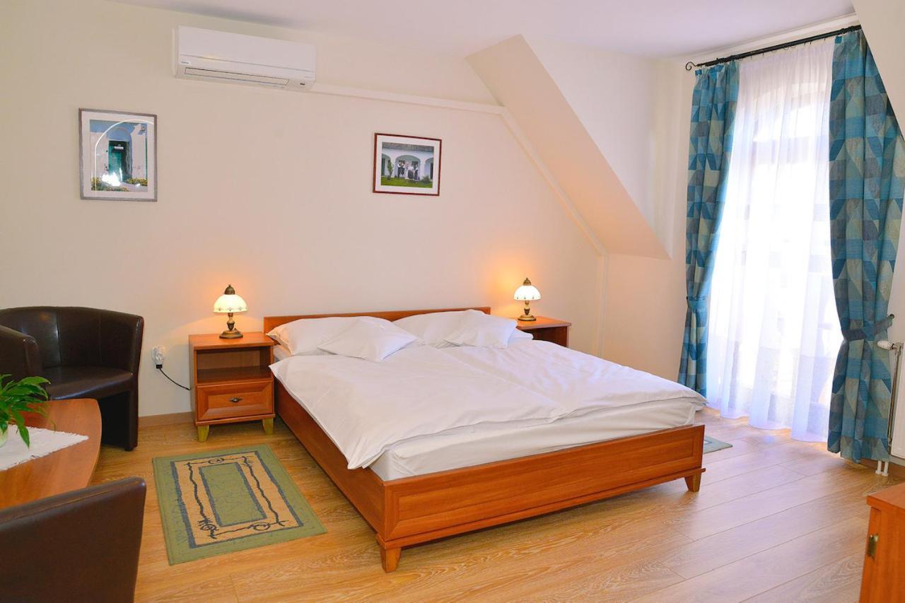 Nyerges Vendégfogadó Hegykő Exterior foto